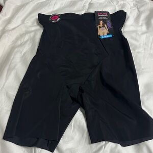 Maidenform Black Shapewear Shorts